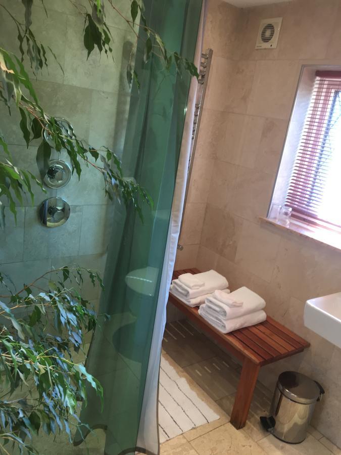 Heathrow Cottages Staines-upon-Thames Ngoại thất bức ảnh