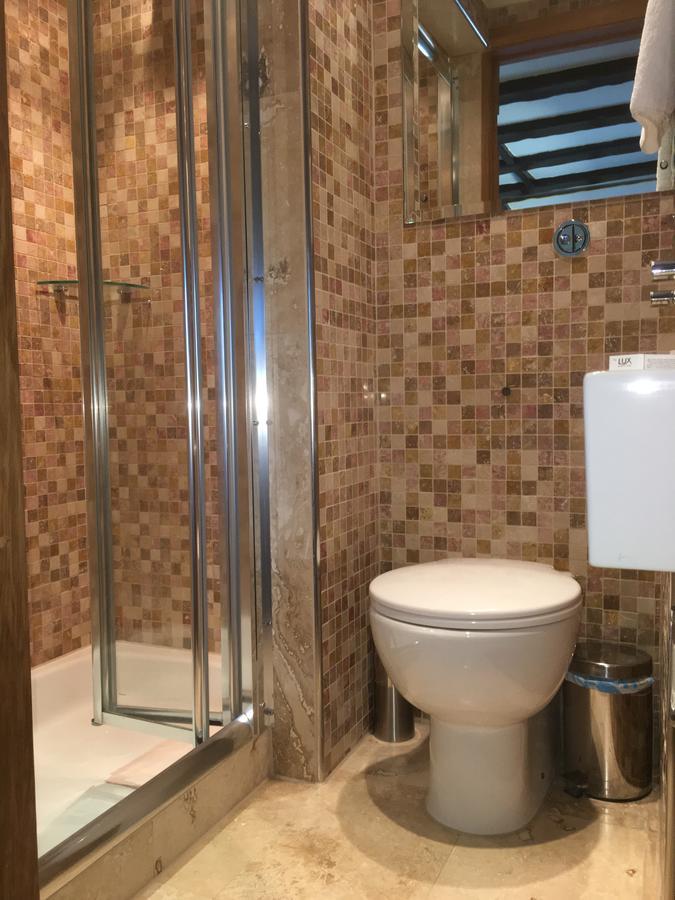 Heathrow Cottages Staines-upon-Thames Ngoại thất bức ảnh